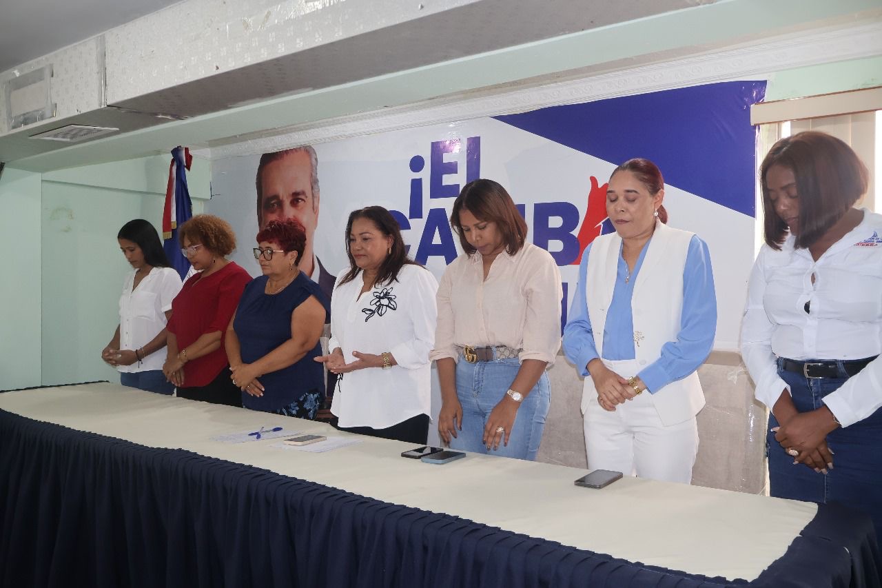 Julia Drullard lidera organización del Frente de Mujeres Modernas del PRM